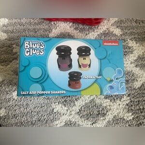 Nickelodeon Blue's Clues Black and Cream Shakers